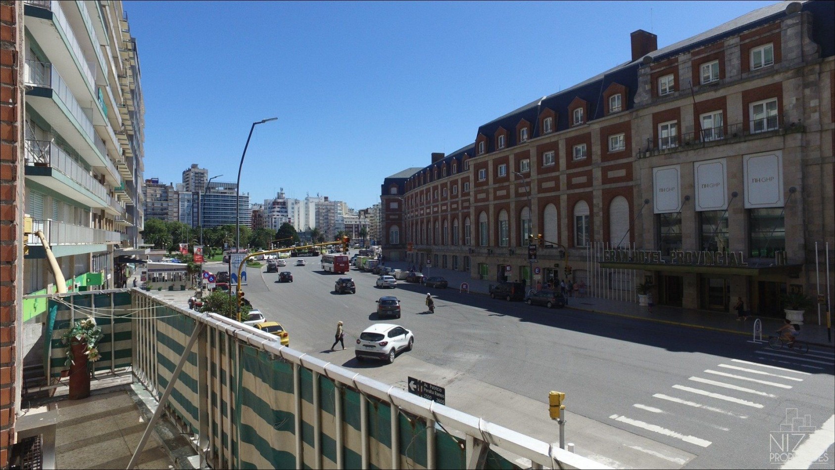 HERMITAGE MUY BUEN TRES AMBIENTES A LA CALLE CON BALCON