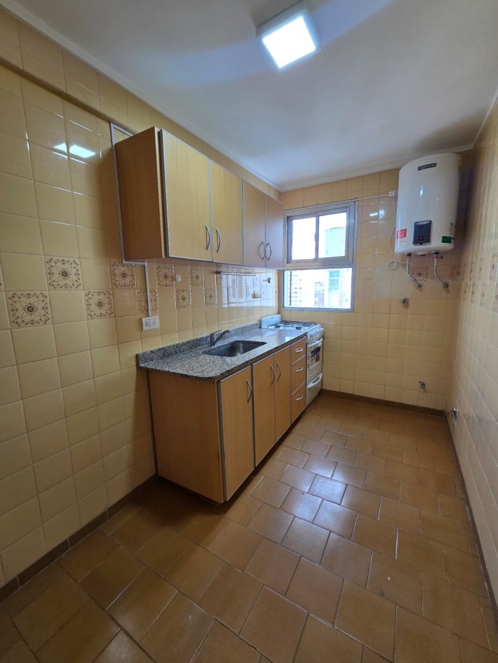 DEPARTAMENTO EN LA PERLA C/BALCON Y COCHERA