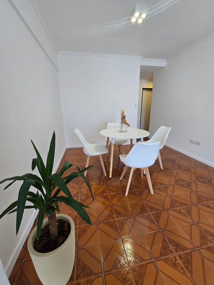 DEPARTAMENTO EN LA PERLA C/BALCON Y COCHERA