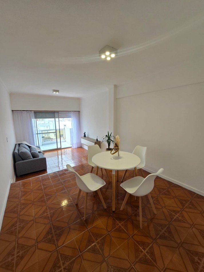 DEPARTAMENTO EN LA PERLA C/BALCON Y COCHERA