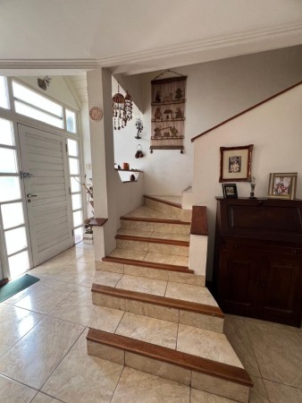 CASA 4 AMBIENTES CON COCHERA APTO CREDITO