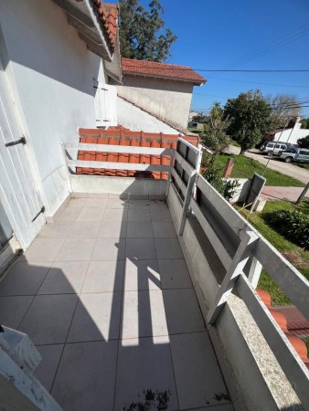 CASA 4 AMBIENTES CON COCHERA APTO CREDITO