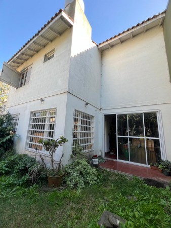 CASA 4 AMBIENTES CON COCHERA APTO CREDITO