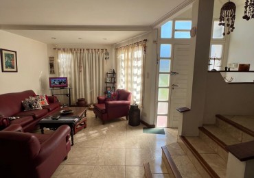CASA 4 AMBIENTES CON COCHERA APTO CREDITO